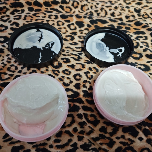 The Body Shop bundle of 2 New British Rose Instant Glow Body Butters - Picture 3 of 4